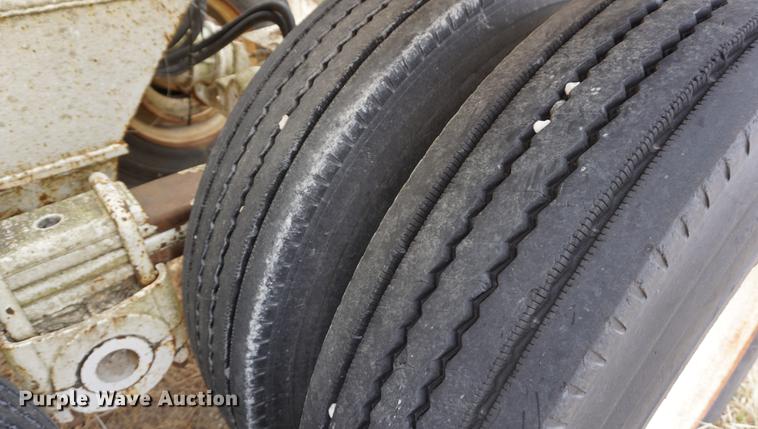 image for item DE3221 2000 Ranco bottom dump trailer