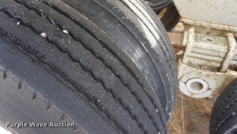 image for item DE3221 2000 Ranco bottom dump trailer