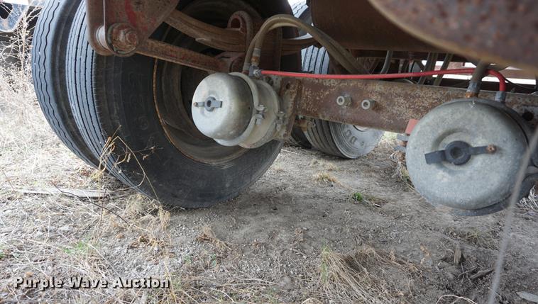 image for item DE3223 1995 Fruehauf flatbed trailer