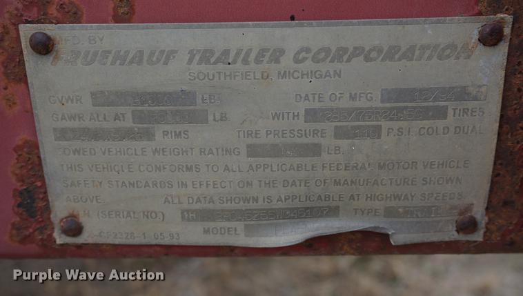 image for item DE3223 1995 Fruehauf flatbed trailer