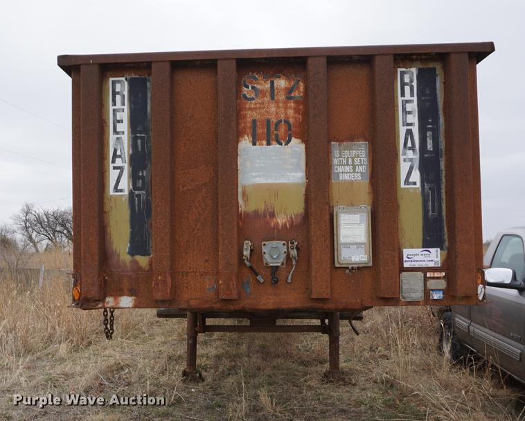 image for item DE3240 1984 Monan flatbed trailer