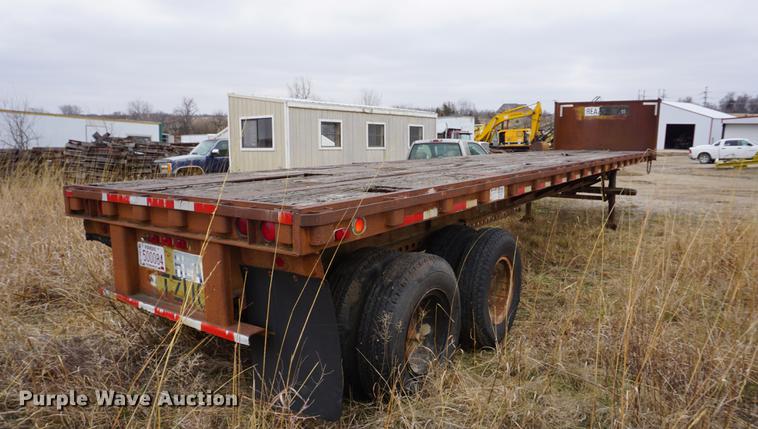 image for item DE3240 1984 Monan flatbed trailer