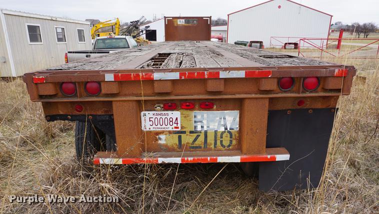 image for item DE3240 1984 Monan flatbed trailer