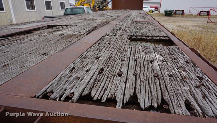 image for item DE3240 1984 Monan flatbed trailer