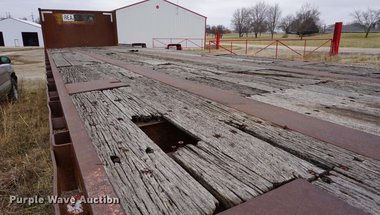 image for item DE3240 1984 Monan flatbed trailer