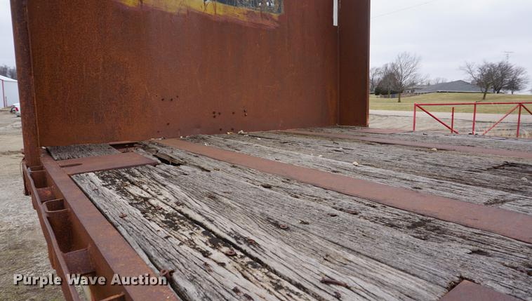 image for item DE3240 1984 Monan flatbed trailer