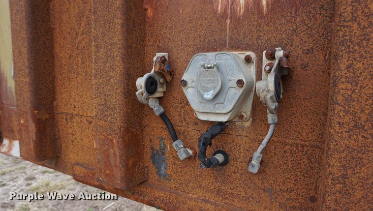 image for item DE3240 1984 Monan flatbed trailer