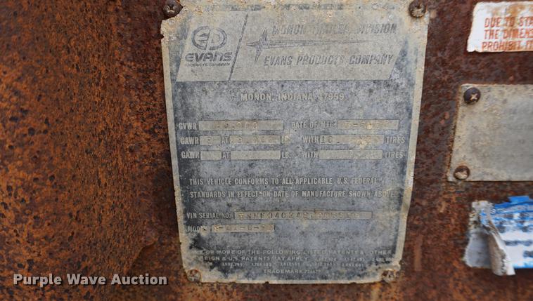 image for item DE3240 1984 Monan flatbed trailer