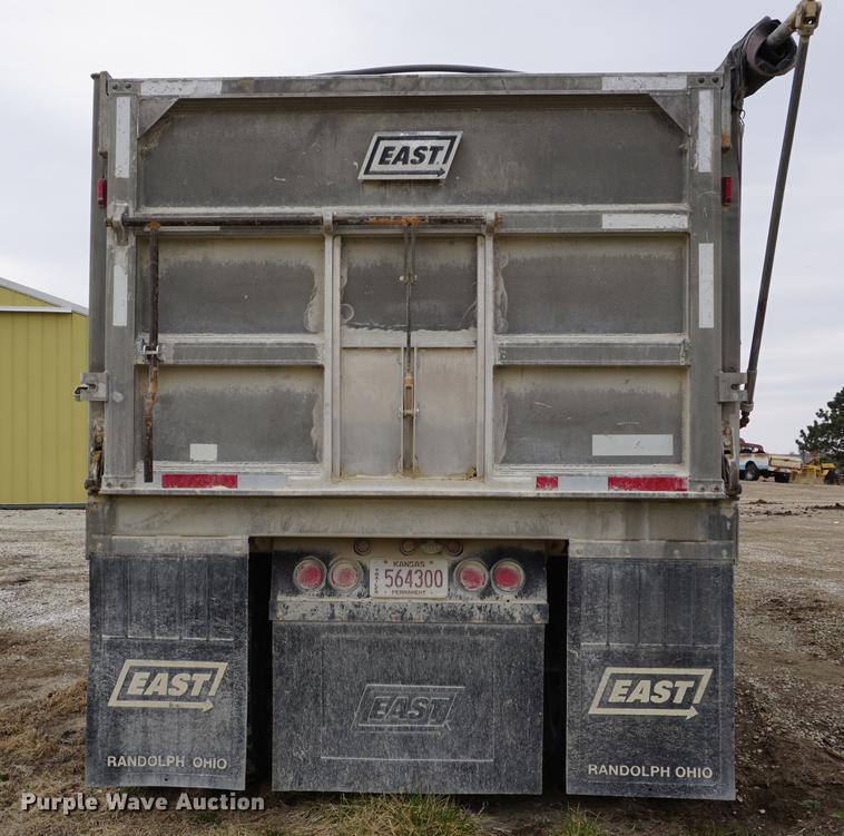 image for item DE3251 2009 East end dump trailer