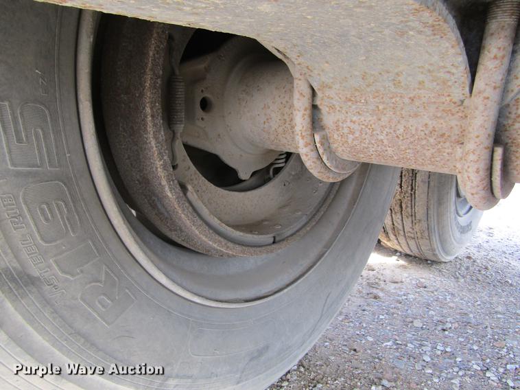 image for item DE6676 2001 Trailmobile dry van trailer