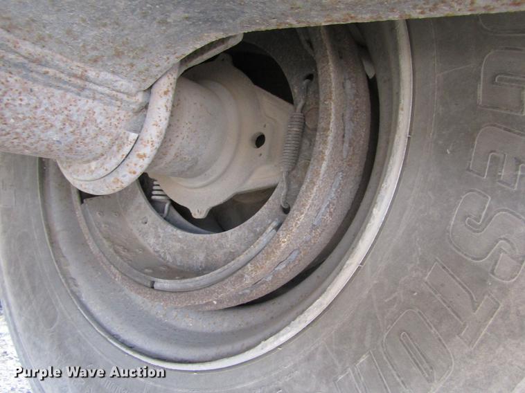 image for item DE6676 2001 Trailmobile dry van trailer