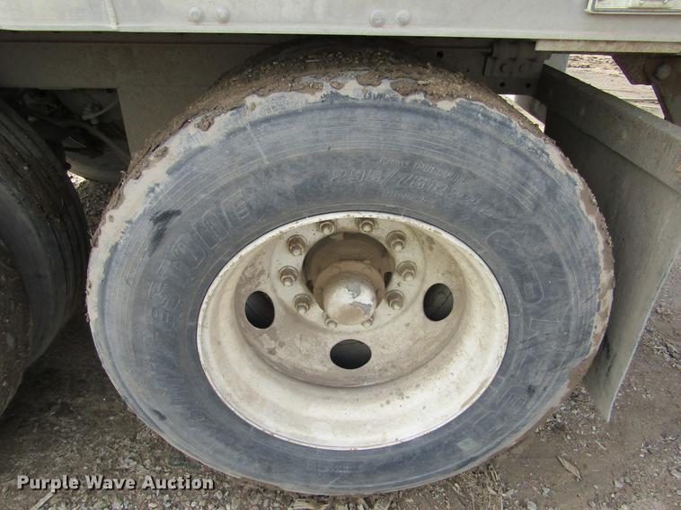 image for item DE6676 2001 Trailmobile dry van trailer