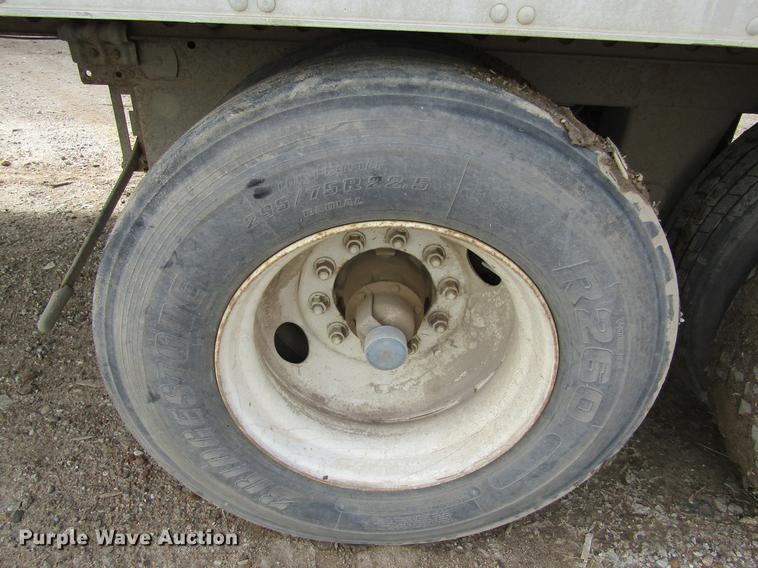 image for item DE6676 2001 Trailmobile dry van trailer
