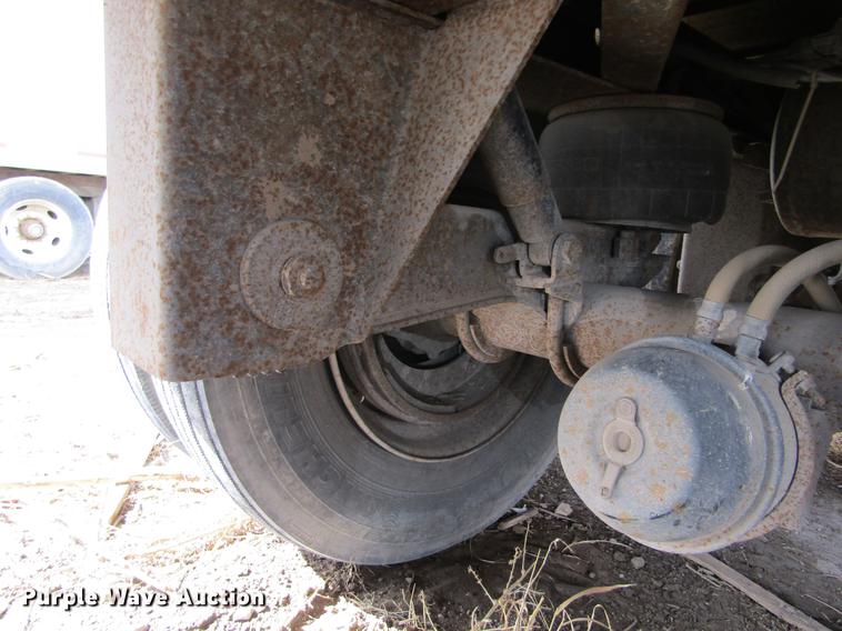 image for item DE6677 2001 Trailmobile dry van trailer