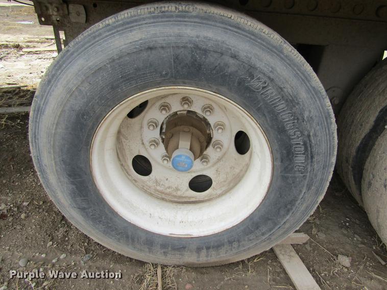 image for item DE6677 2001 Trailmobile dry van trailer