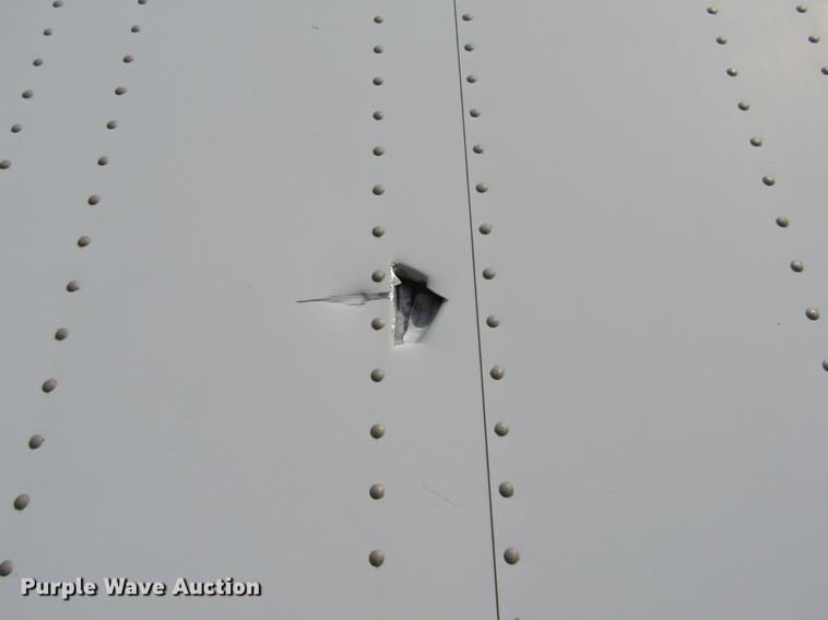 image for item DE6677 2001 Trailmobile dry van trailer