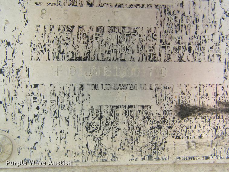 image for item DE6677 2001 Trailmobile dry van trailer