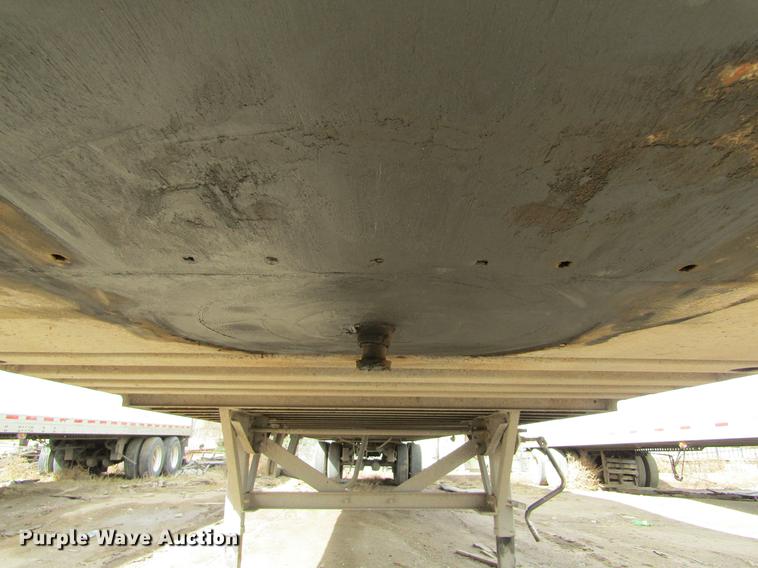 image for item DE6678 2000 Fruehauf dry van trailer