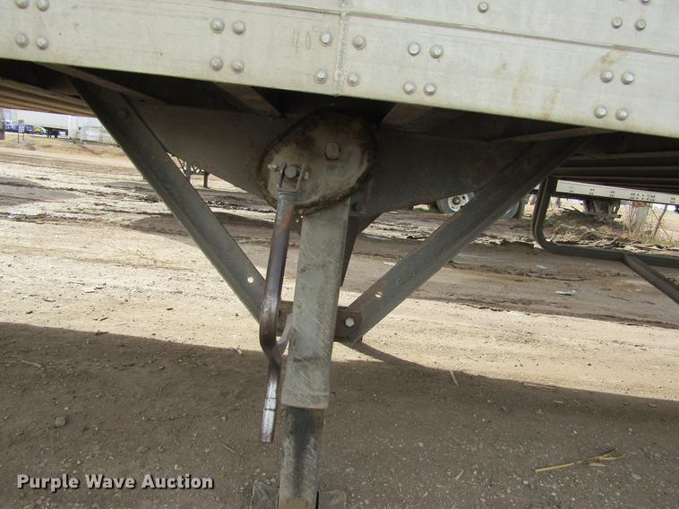 image for item DE6678 2000 Fruehauf dry van trailer