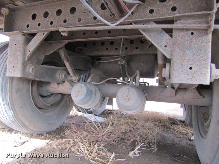 image for item DE6678 2000 Fruehauf dry van trailer