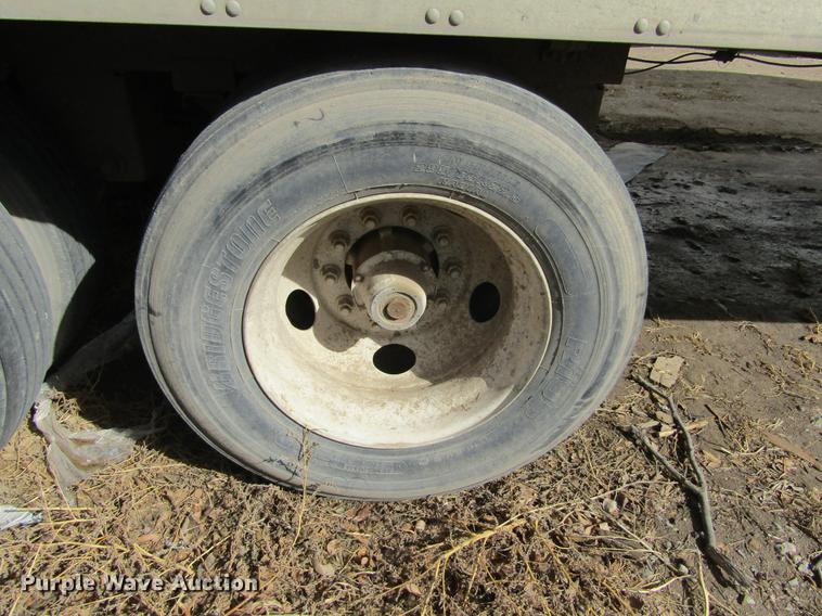 image for item DE6678 2000 Fruehauf dry van trailer