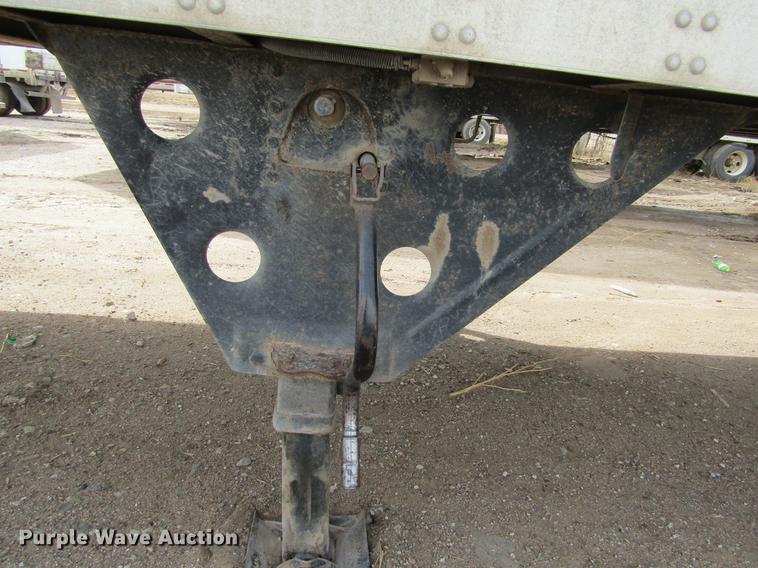 image for item DE6680 1999 Utility V52DC dry van trailer