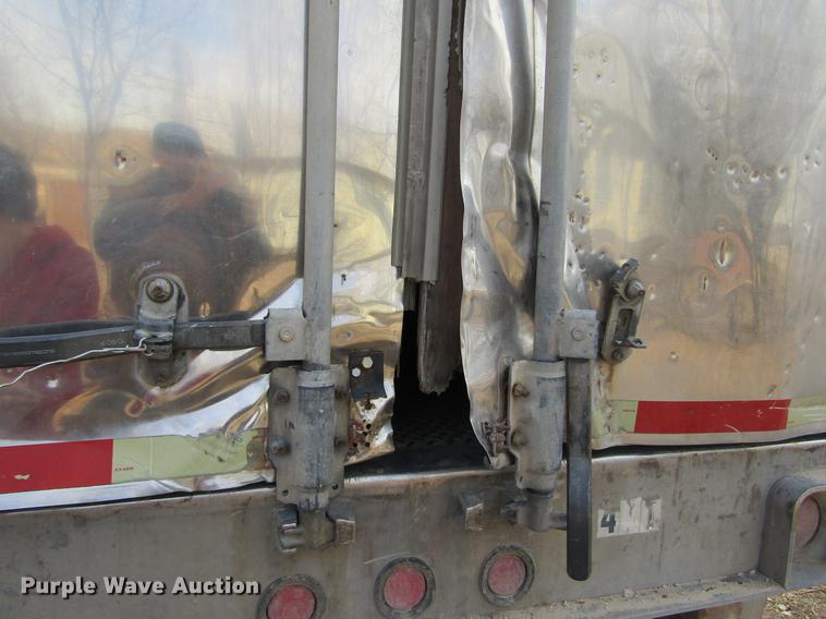 image for item DE6680 1999 Utility V52DC dry van trailer