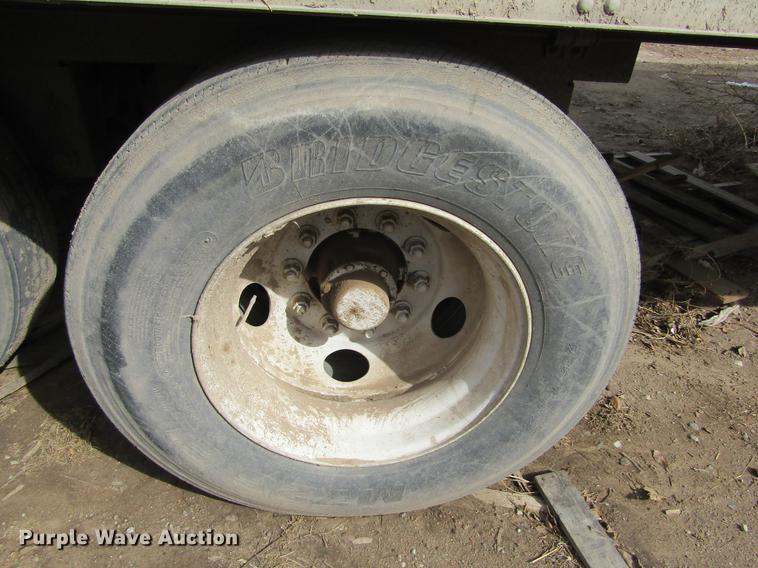 image for item DE6680 1999 Utility V52DC dry van trailer