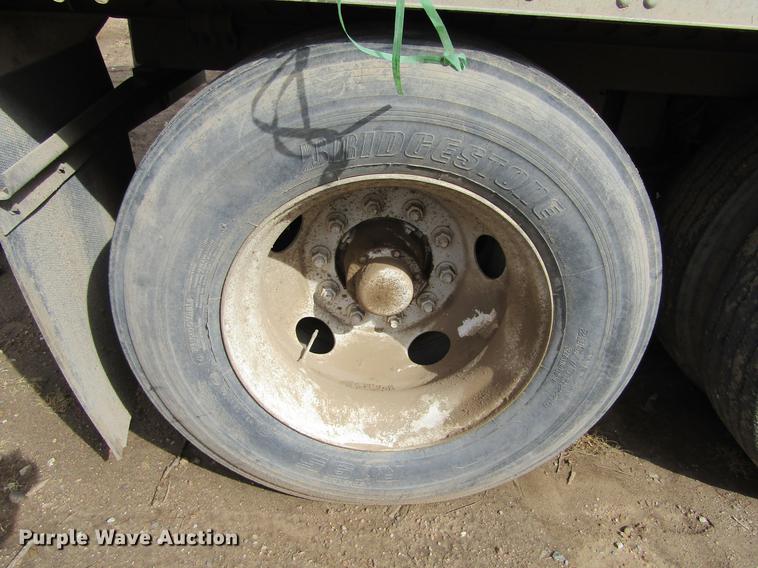 image for item DE6680 1999 Utility V52DC dry van trailer