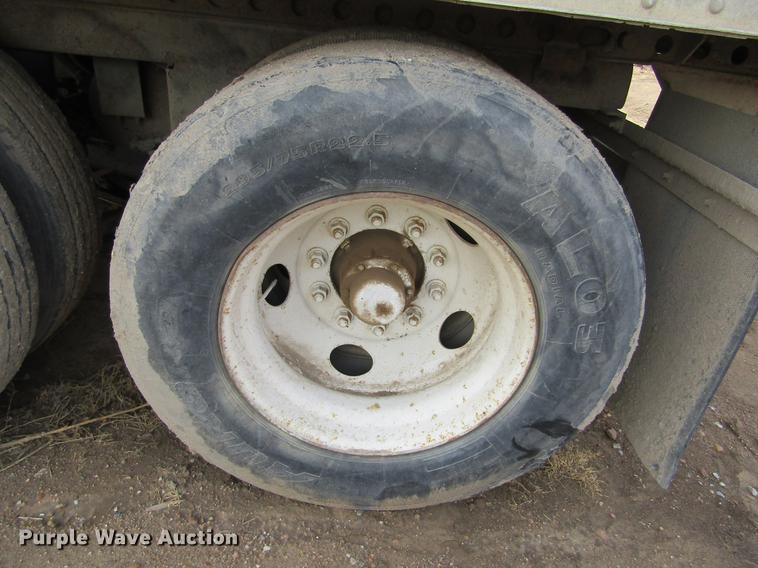 image for item DE6680 1999 Utility V52DC dry van trailer