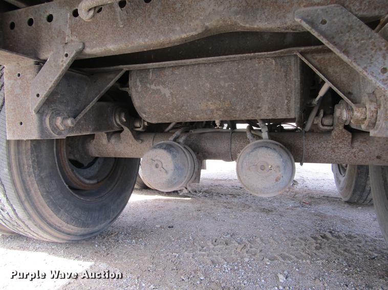 image for item DE6681 1998 Utility dry van trailer