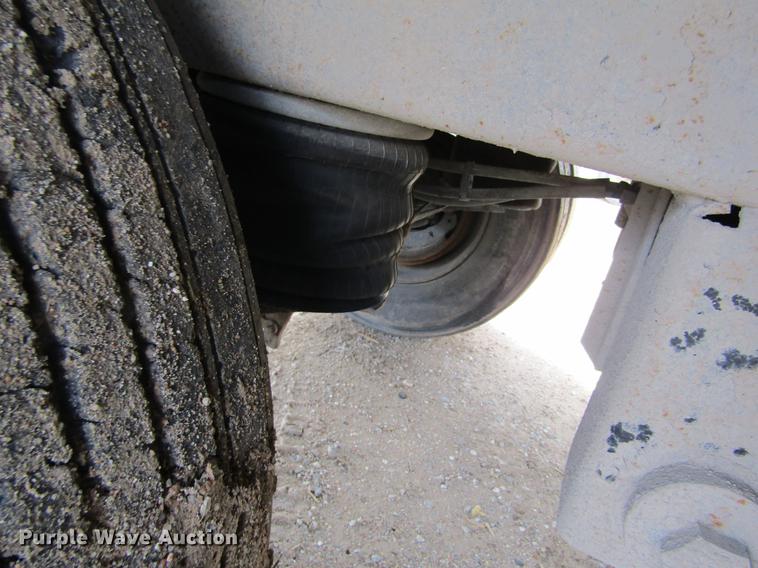 image for item DE6681 1998 Utility dry van trailer