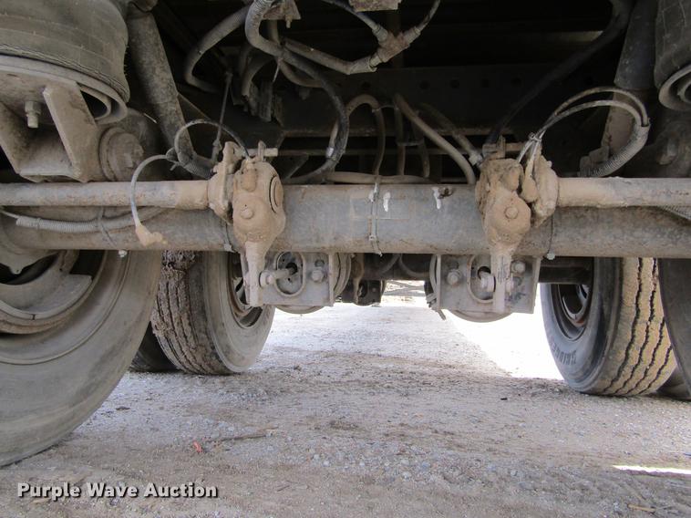 image for item DE6681 1998 Utility dry van trailer