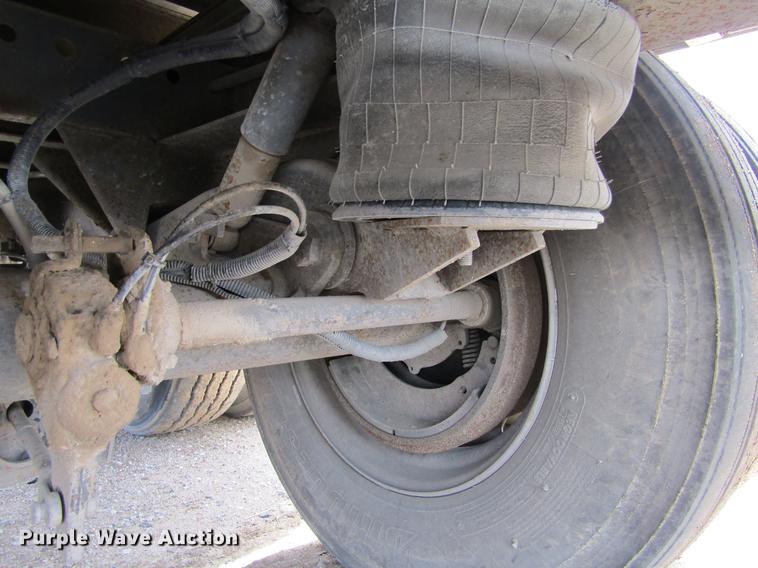 image for item DE6681 1998 Utility dry van trailer