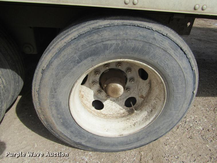 image for item DE6681 1998 Utility dry van trailer