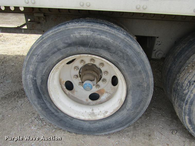 image for item DE6681 1998 Utility dry van trailer