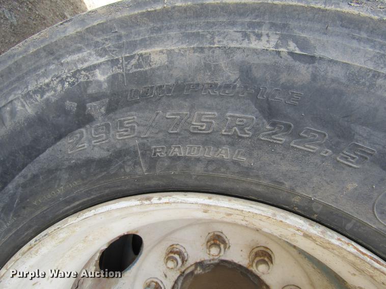 image for item DE6681 1998 Utility dry van trailer