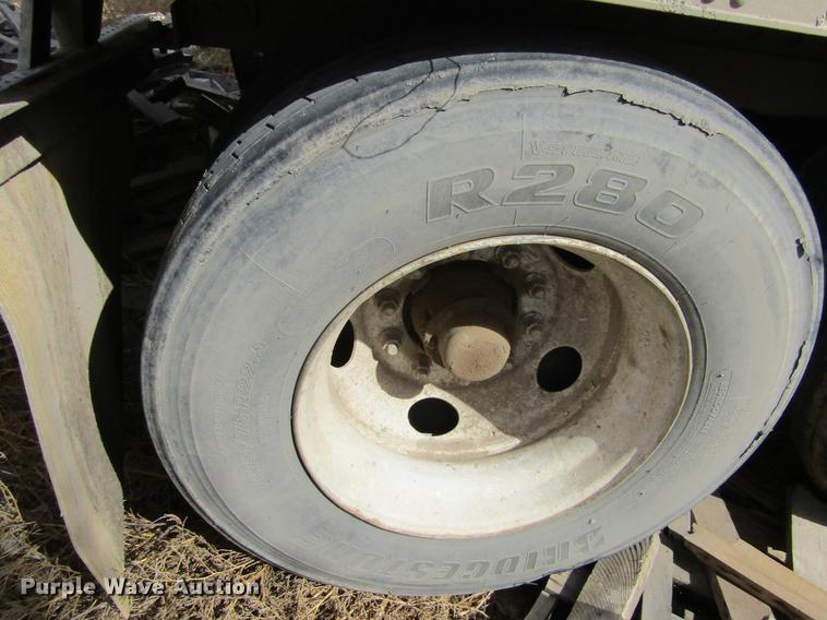 image for item DE6682 1999 Trailmobile dry van trailer