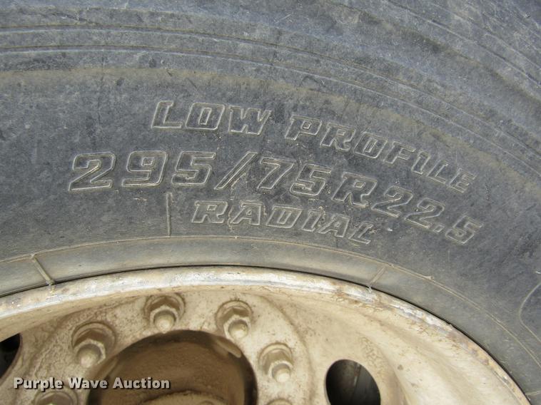 image for item DE6682 1999 Trailmobile dry van trailer