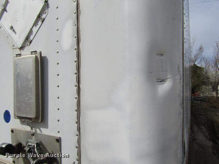 image for item DE6682 1999 Trailmobile dry van trailer