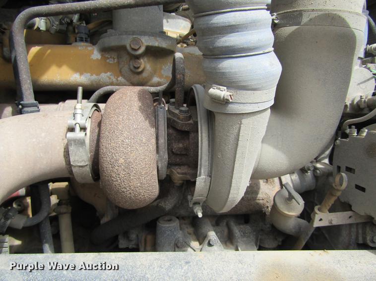 image for item DE6683 1995 Freightliner FLD112 semi truck