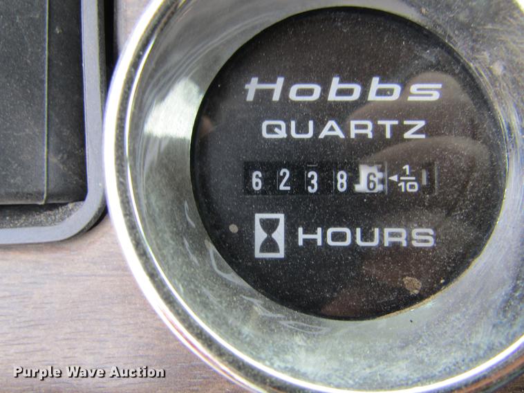 image for item DE6683 1995 Freightliner FLD112 semi truck