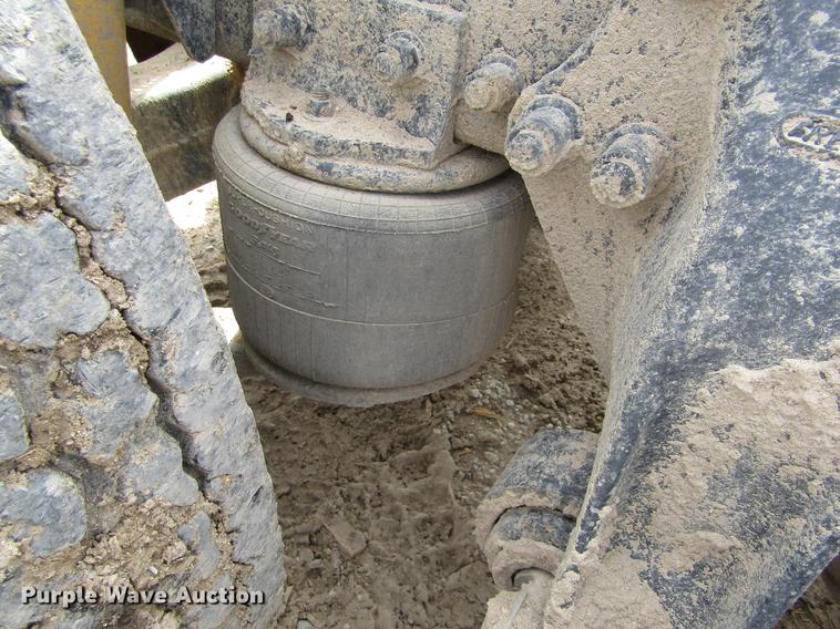 image for item DE6683 1995 Freightliner FLD112 semi truck