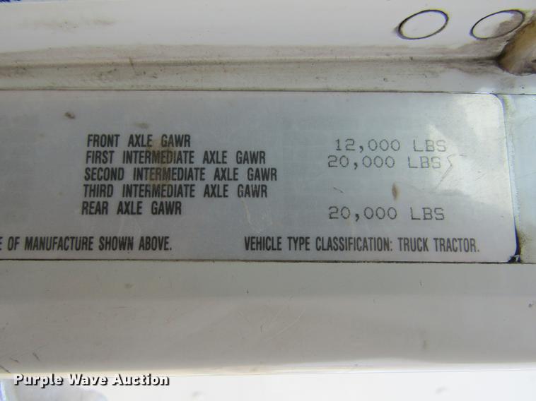 image for item DE6683 1995 Freightliner FLD112 semi truck