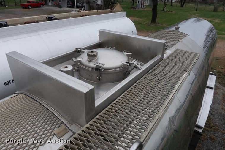 image for item DF3622 1978 Fruehauf TAC-F2-ESF tank trailer