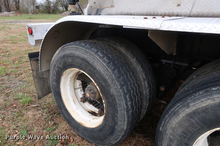 image for item DF3622 1978 Fruehauf TAC-F2-ESF tank trailer