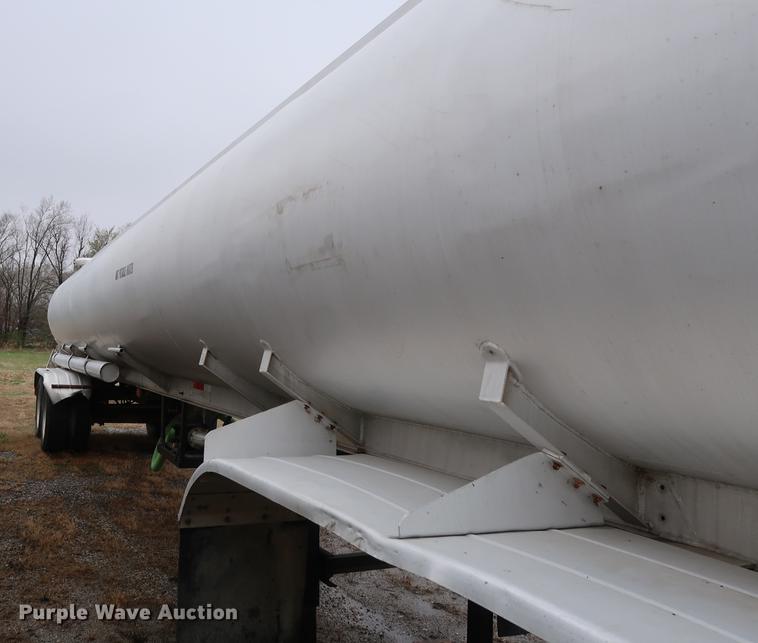 image for item DF3623 1980 Pullman Trailmobile F15S-42CI tank trailer