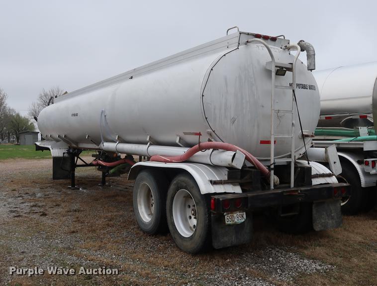 image for item DF3623 1980 Pullman Trailmobile F15S-42CI tank trailer