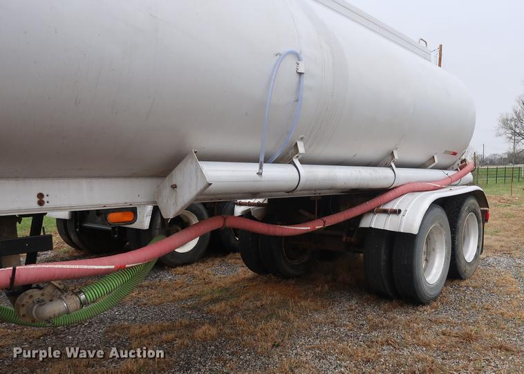 image for item DF3623 1980 Pullman Trailmobile F15S-42CI tank trailer