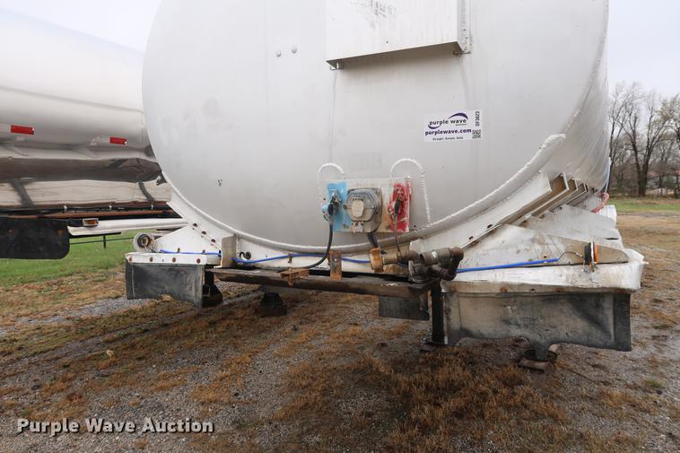 image for item DF3623 1980 Pullman Trailmobile F15S-42CI tank trailer